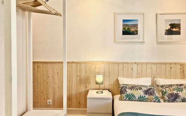Home Out Rooms & Apartments