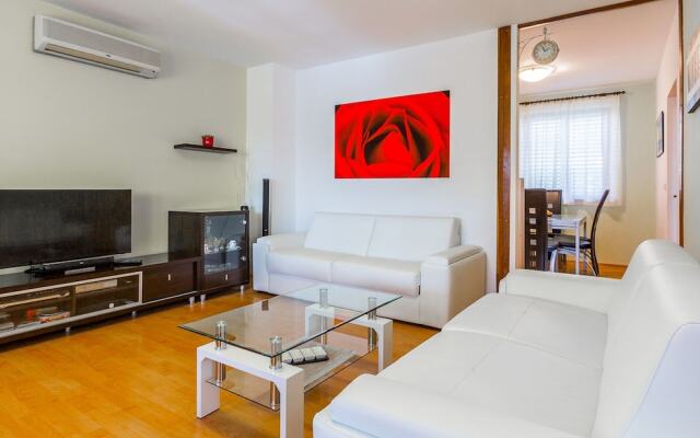 Holiday Home in Pula With Pool