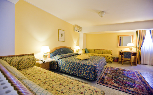 Hotel Elimo