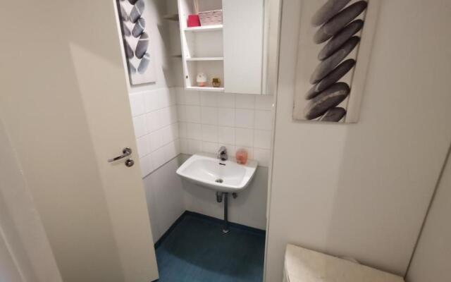 Relaxing Beatiful Studio - Sauna Bath Facility