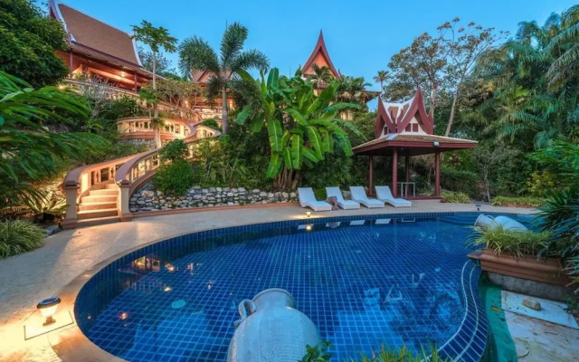 6BR Luxury Retreat in Layan Phuket V159