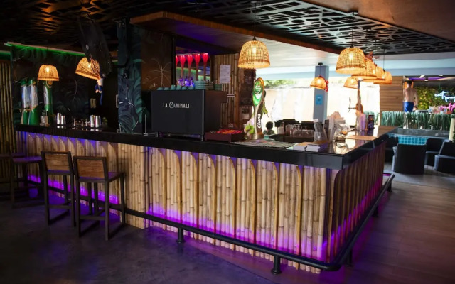 Mad Monkey Phuket