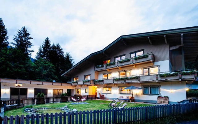 PineTree Lodge