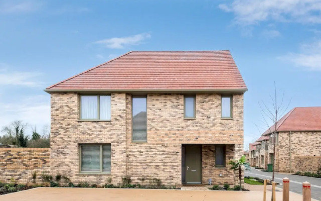 Tranquil 4-bed Oasis Modern Chic