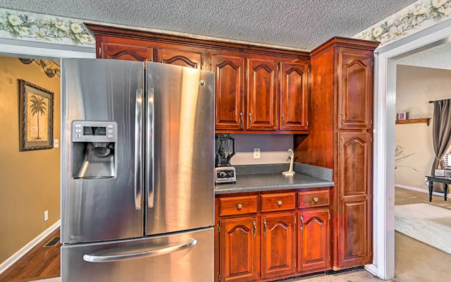 Pet-friendly Clarksville Home w/ Backyard!