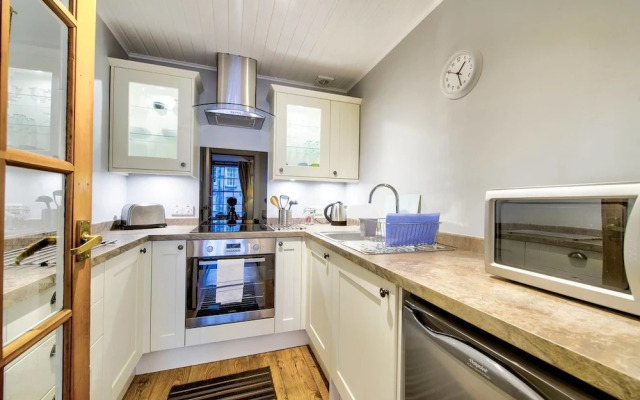 JOIVY Royal Mile Apartment for Two - Location, Location!