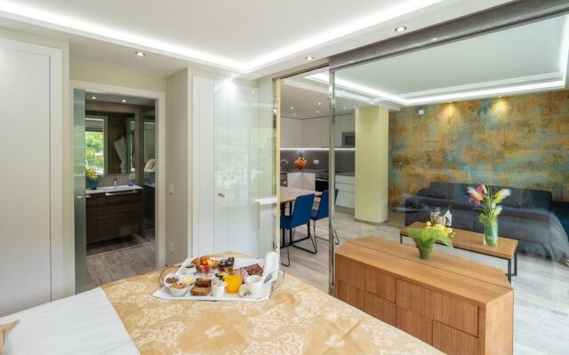 Aparthotel Esquirol