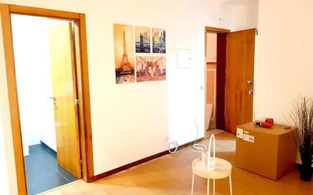 Apartment With 2 Bedrooms in Almada, With Furnished Terrace and Wifi -