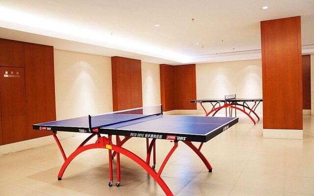 Longqi Jianguo Hotel