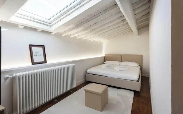 Santa Maria Novella penthouse by MMega