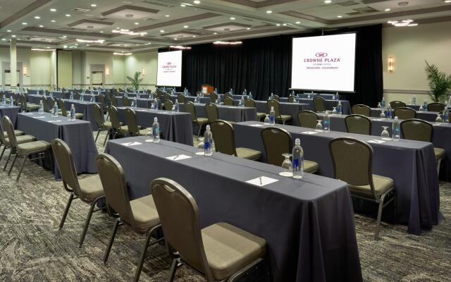 Crowne Plaza Melbourne - Oceanfront by IHG