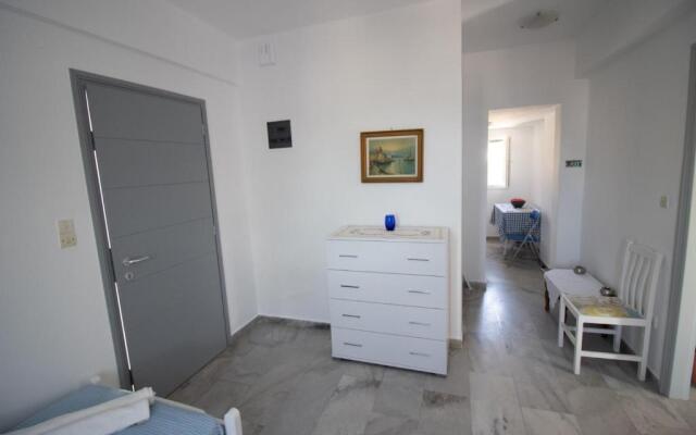 Kiki's Dream Refurbished Apartment With a Bacony and sea Views