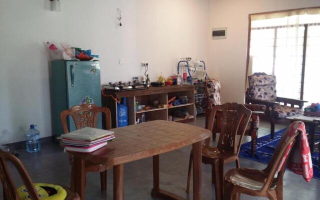 Pathum Family Home
