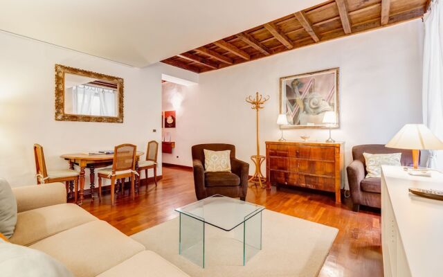 Historical Apartment near Spanish Steps