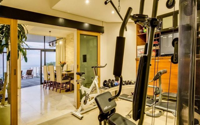 Spindrift in Camps Bay