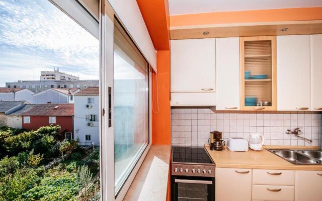 Marina Bay Apartment