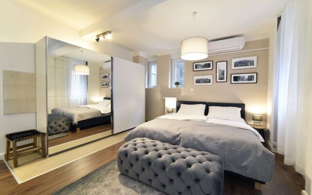Premium Central Apartment & Room