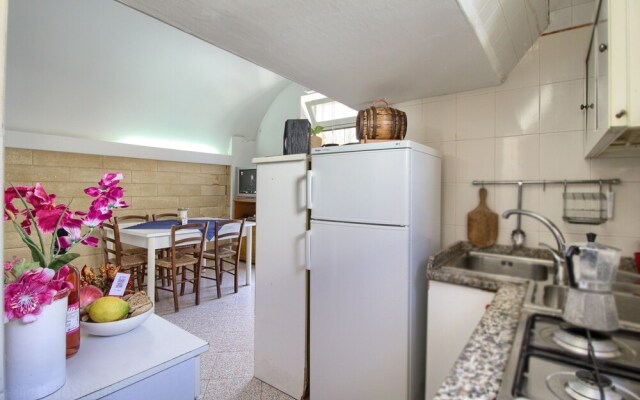 Lo Scalo, Front sea House