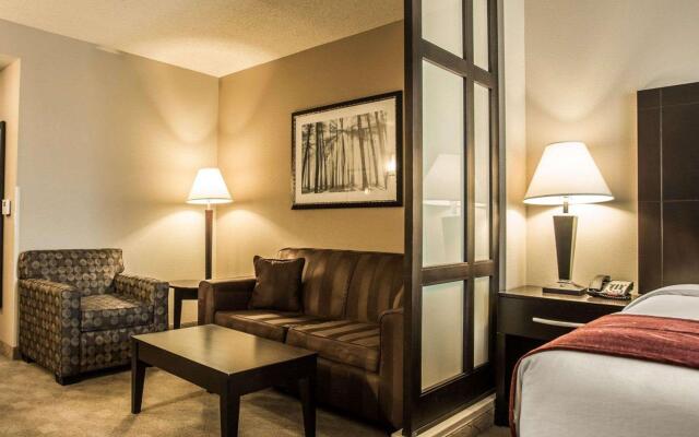 Comfort Suites Huntersville near Lake Norman