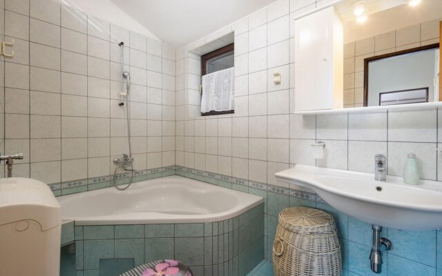 Amazing Home in Punat With Wifi and 3 Bedrooms