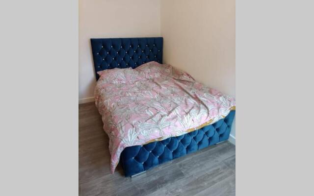 Spacious one bedroom family apartment -non smoker