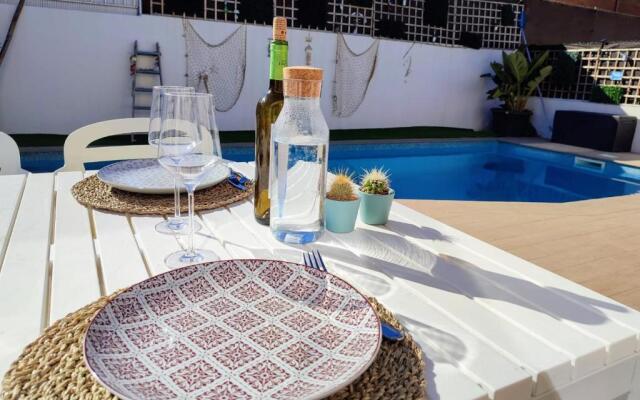 R127 Moderna villa cerca del mar