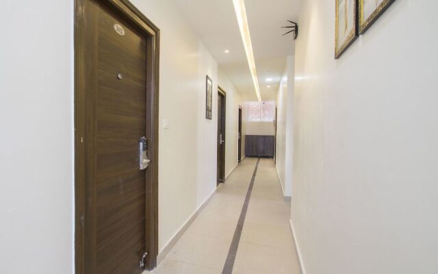 Collection O 10434 SSR Royal Suites