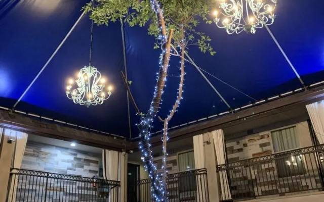 L.A. Sky Boutique Hotel