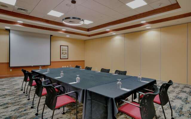 Hilton Garden Inn Milwaukee Airport