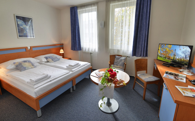 EA Hotel Populus