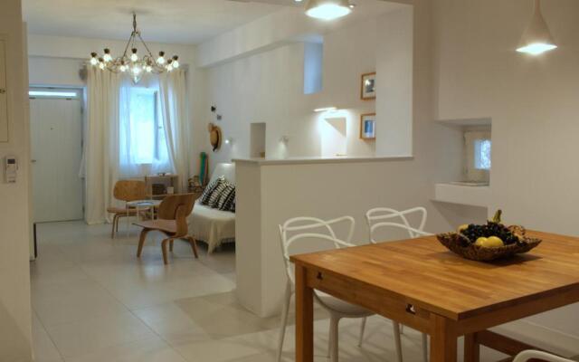 White cycladic town house with sea vew