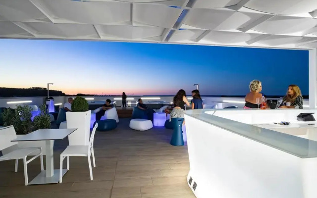 Hotel Sundeck