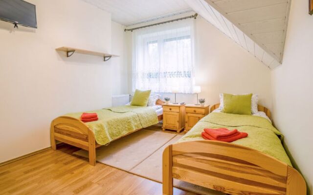 House Lena Kowary