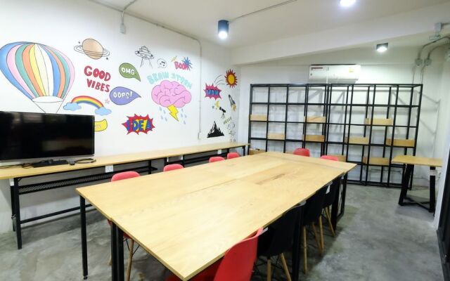 Seatz station Hostel Female only