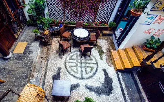 Yayuan Bieyuan Hostel