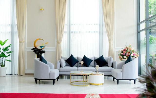 Hera Luxury Hotel