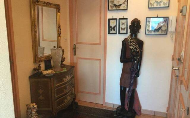 Apartment With 2 Bedrooms in Saint-mandrier-sur-mer, With Wonderful se