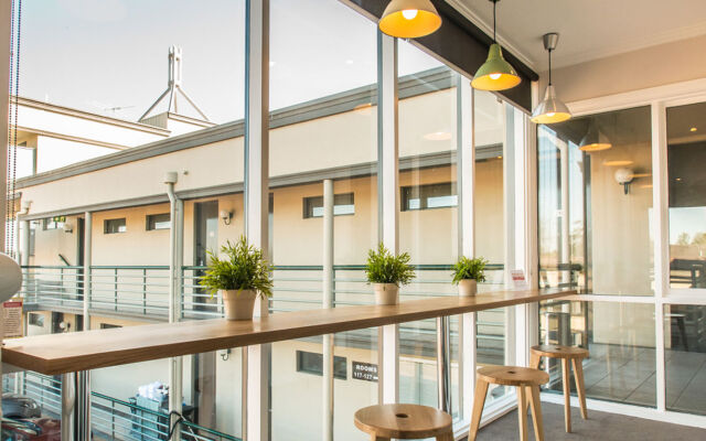 The Waverley International Hotel