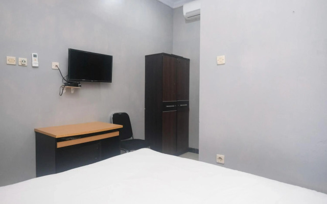 Super OYO 1226 Al Abror Homestay
