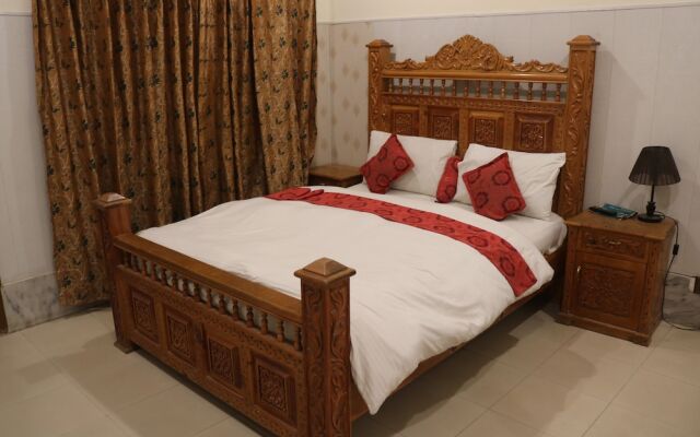 Park Continental Hotel & Restaurant