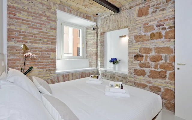 Design Flat for 4 near Colosseum