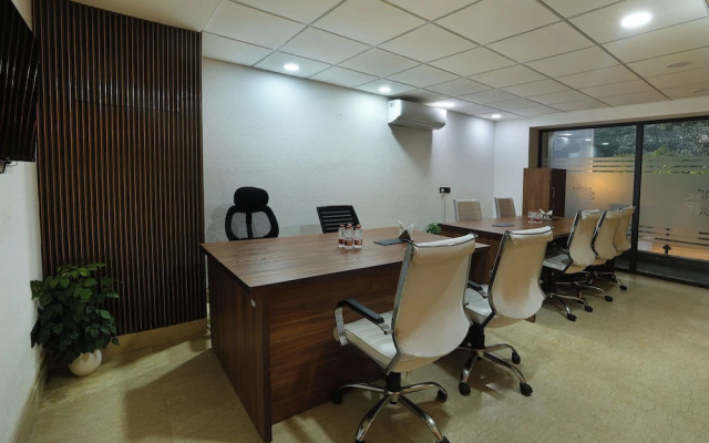 OPO Hotel Iffco Chowk