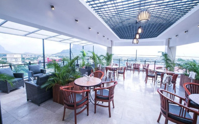 Palms Hotel