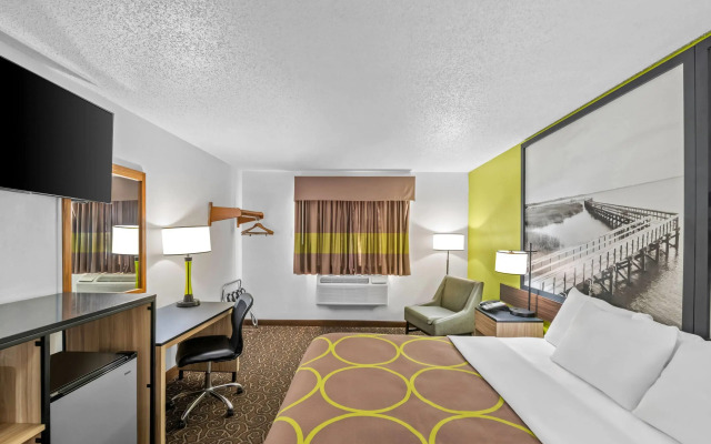 Super 8 by Wyndham Franklin