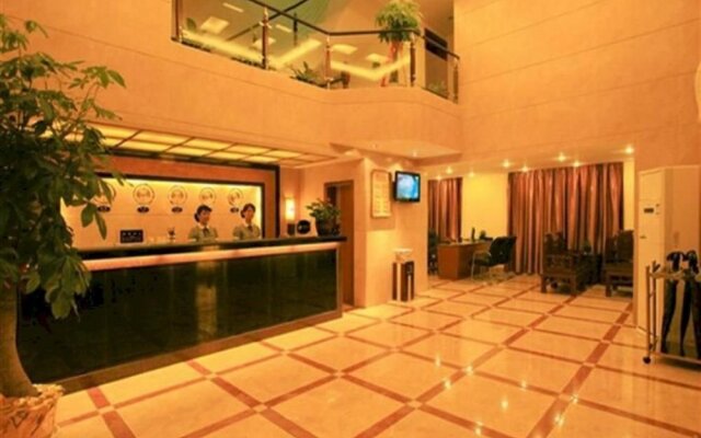 Purple Attic Holiday Hotel