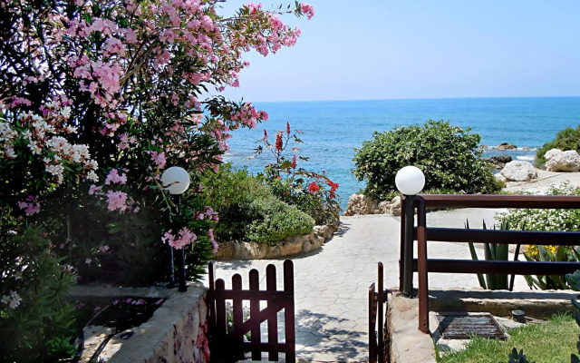 Rododafni Beach Apartments