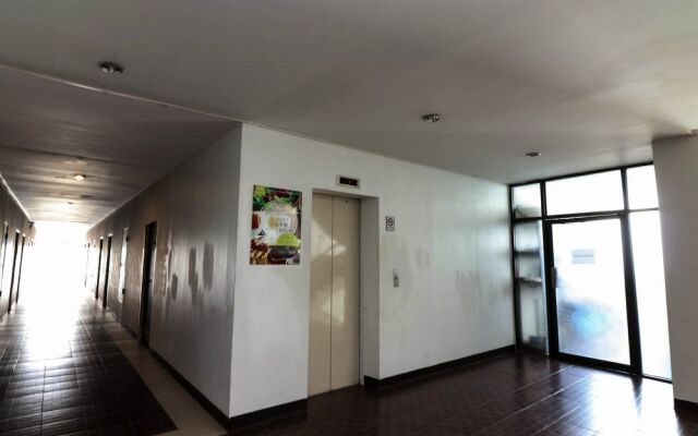 Nida Rooms White Gate 2 Walking