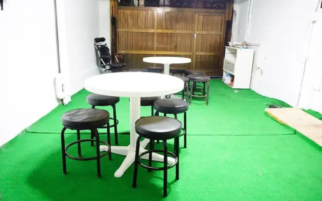 Modern Place Hostel