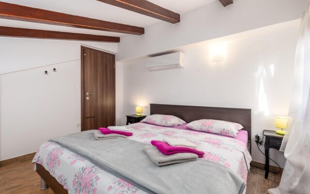 Nice Apartment in Rijeka With 2 Bedrooms and Wifi