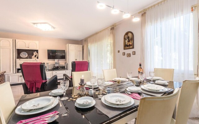 Awesome Home in Kastav with Hot Tub, WiFi & 3 Bedrooms